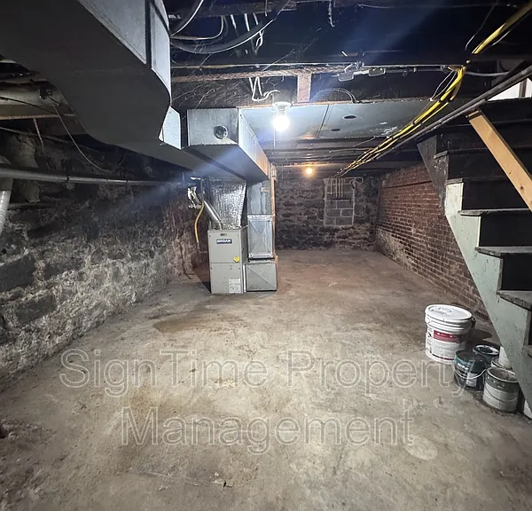 627 N Mulberry St — Photo 16