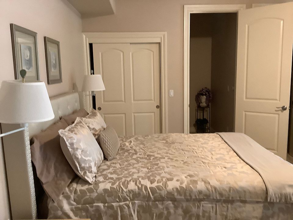 Queen size bed with memory foam pad, and microfiber sheets & dual control electric blanket.