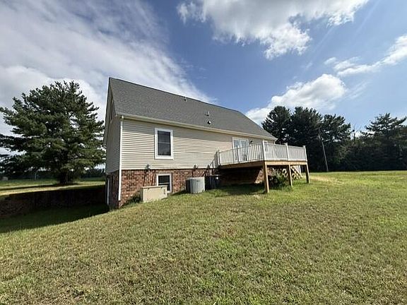 4th image of 335 Tidewater Rd