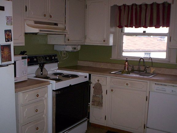 4th image of 3948 Claremont Pl