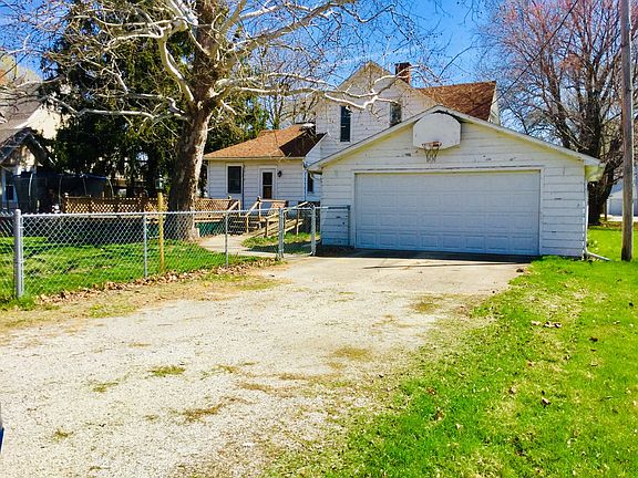 2nd image of 306 N Axtel Ave