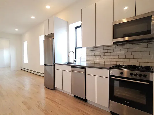 Rented by EXR | media 15