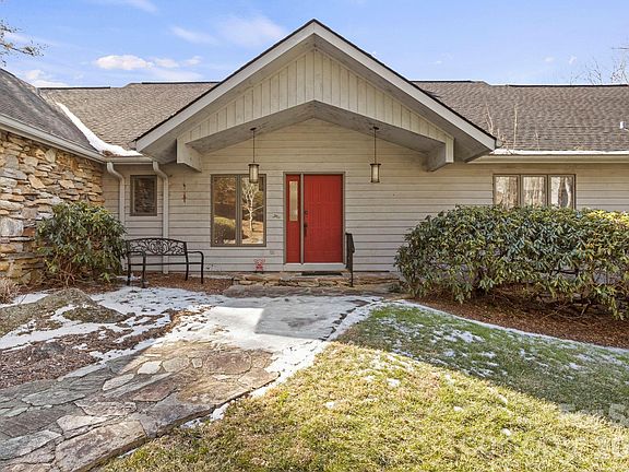 3rd image of 404 W Browning Rd