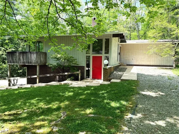 126 Stony Creek Dr, Millersburg, OH 44654