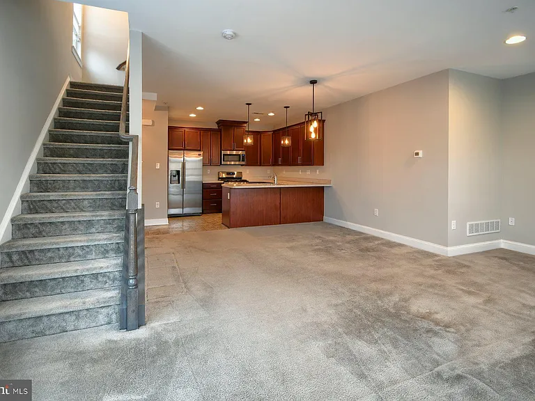 39 N Mitchell Ave — Photo 17
