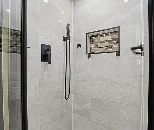 5th image of 2900 Ashley Dr APT 405