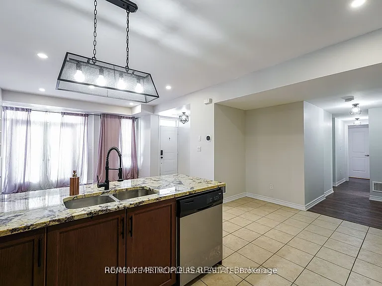 9621 Jane St #6 — Photo 13