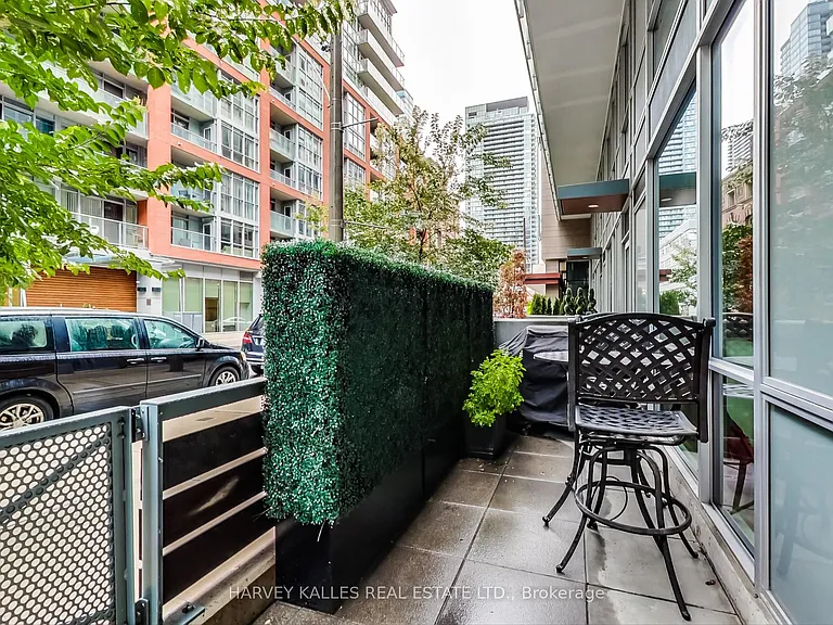 30 Nelson St #Townhouse 24 — Photo 2