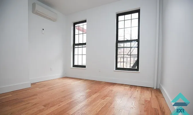 Rented by EXR | media 18