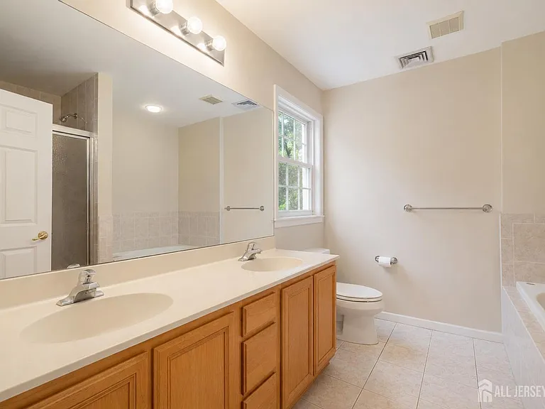 812 Columbus Ave — Photo 23