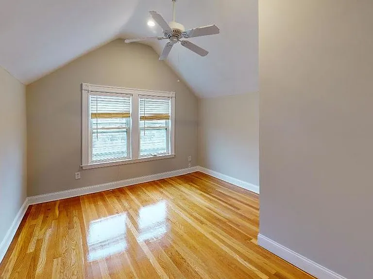 1011 Washington St — Photo 6