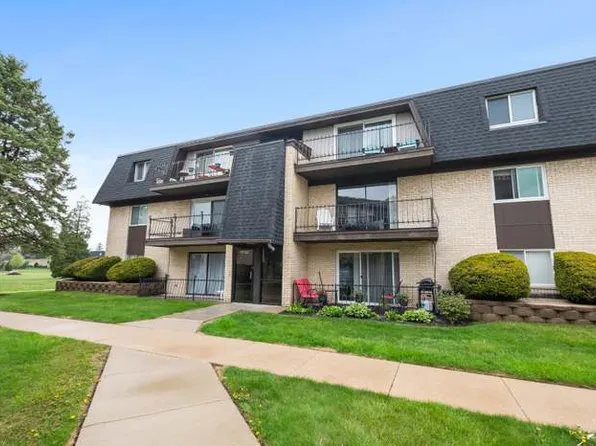 11123 S 84th Ave APT 2B, Palos Hills, IL 60465