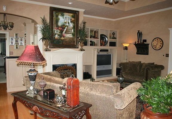 Living Room W/Hardwood Flooring