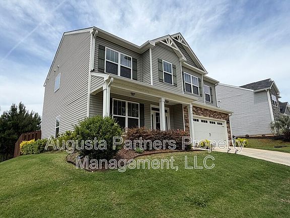 3rd image of 1008 Swan Ct