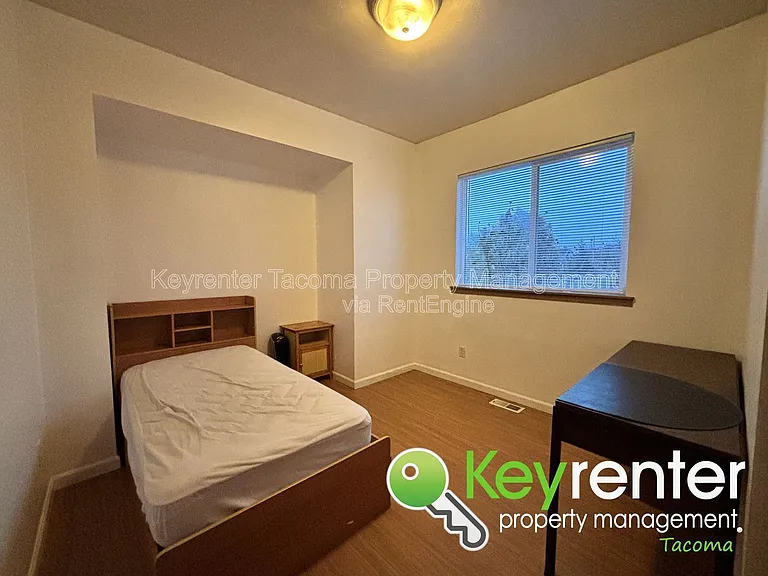 7630 Yakima Ave #4 — Photo 2