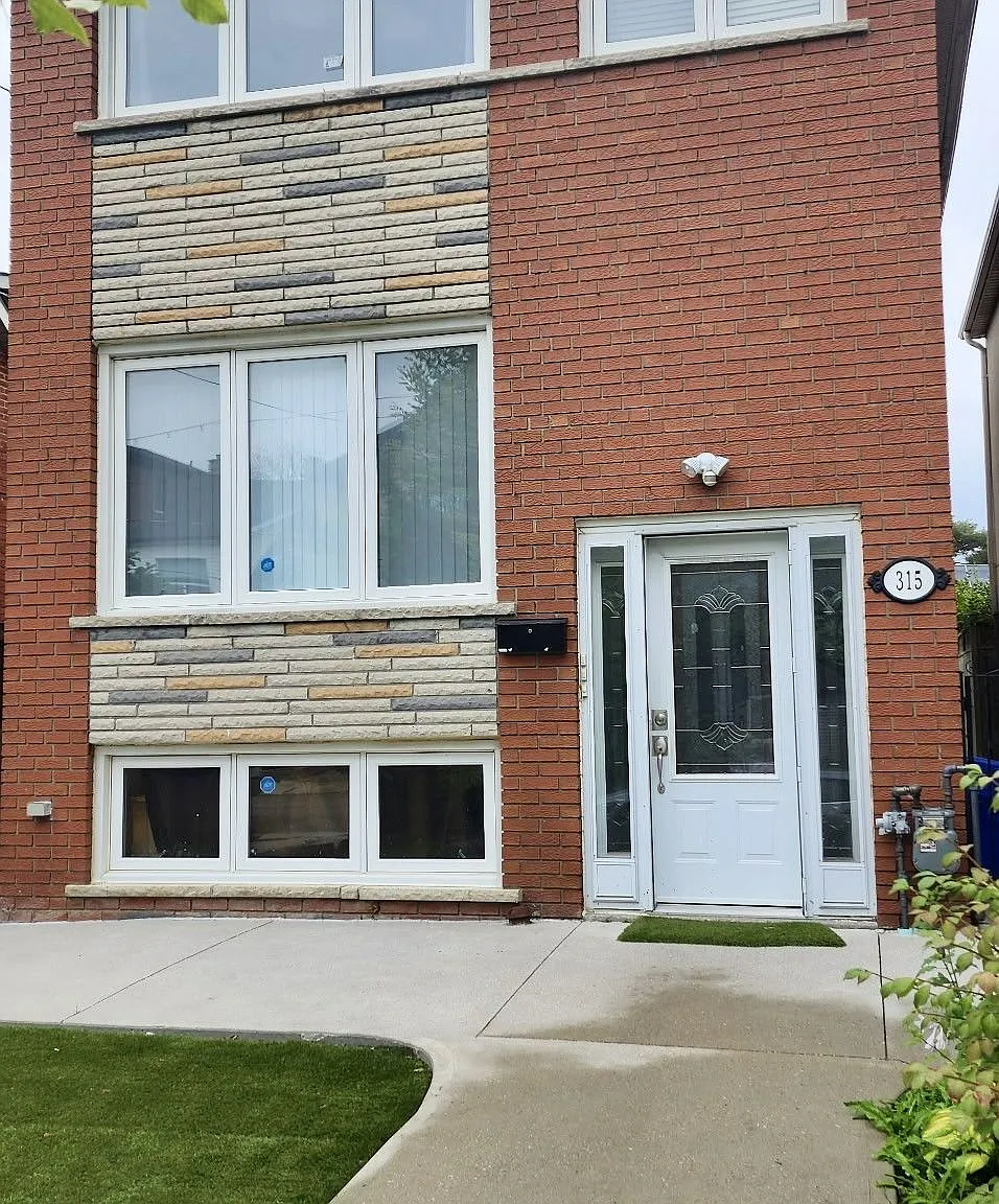 2 bed, $2,430 — Photo 1
