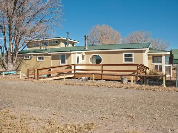 107 E 9th St, Moffat, CO 81143