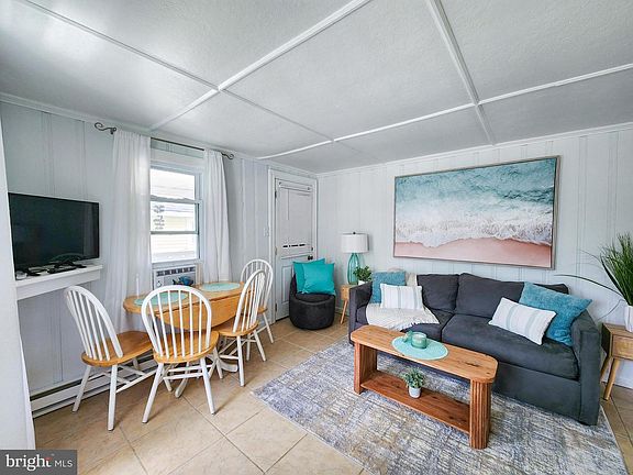 3rd image of 205 5th St Unit 41