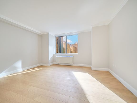 5th image of 160 Riverside Blvd APT 8E