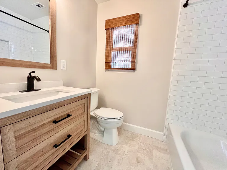 1044 Nolbey St — Photo 7