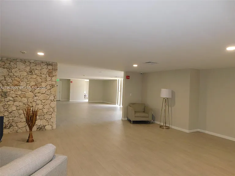 8025 SW 107th Ave #321 — Photo 18
