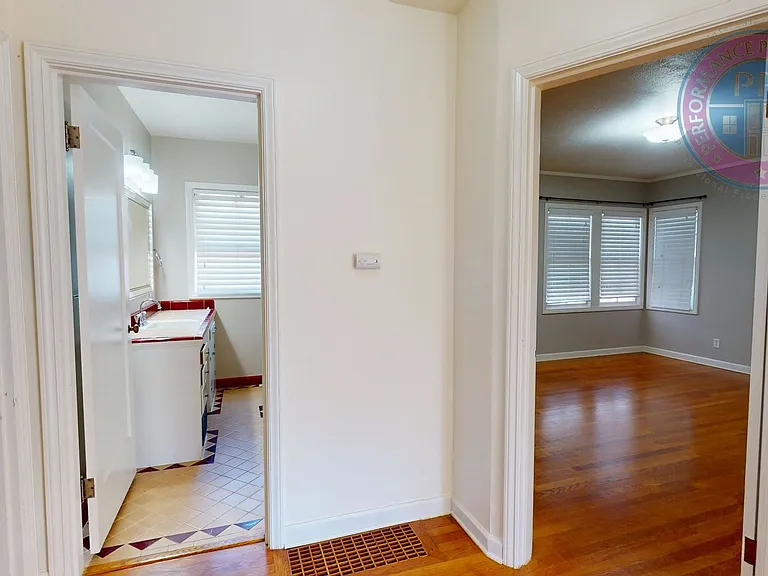 4793 N Willamette Blvd — Photo 11