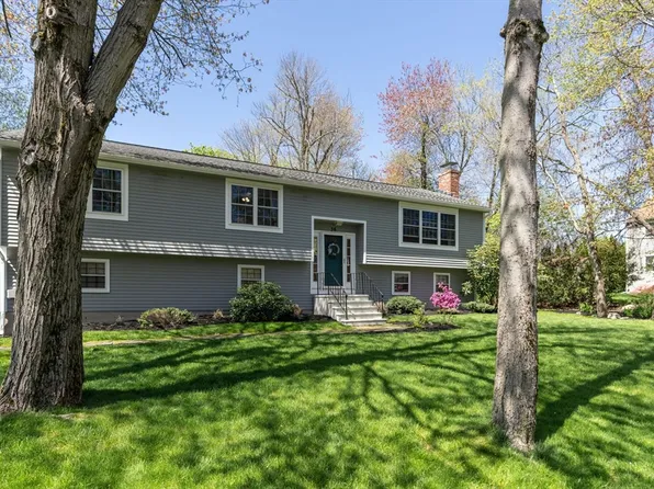 36 Richard Ave, Shrewsbury, MA 01545