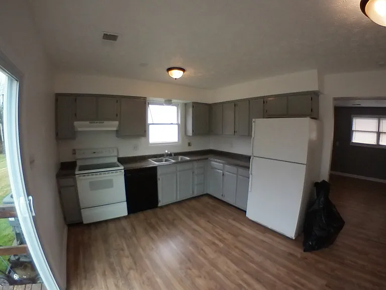 217B Creekside Ct — Photo 3