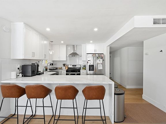 5th image of 168 Manton Way