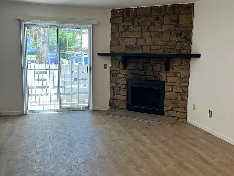 8555 Fairmount Dr #J107 — Photo 6