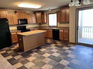 2275 10th Ave W #1, Dickinson, ND 58601