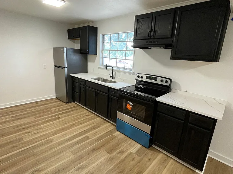609 Cox St — Photo 16
