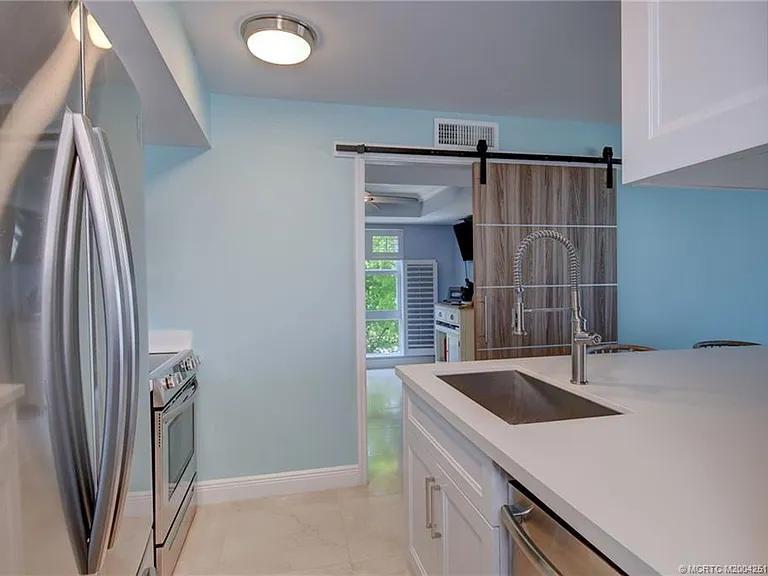 8302 Marina Villas Dr #8302 — Photo 23