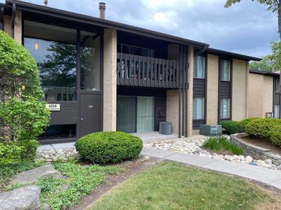 6158 Knoll Way Dr APT 204, Willowbrook, IL, 60527