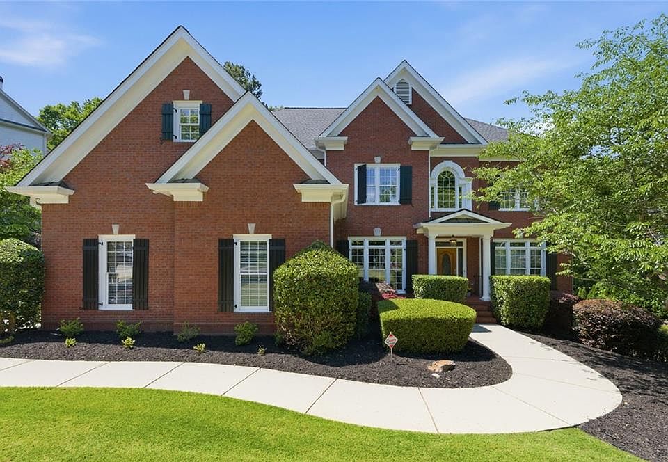 1st image of 348 Aviemore Ln