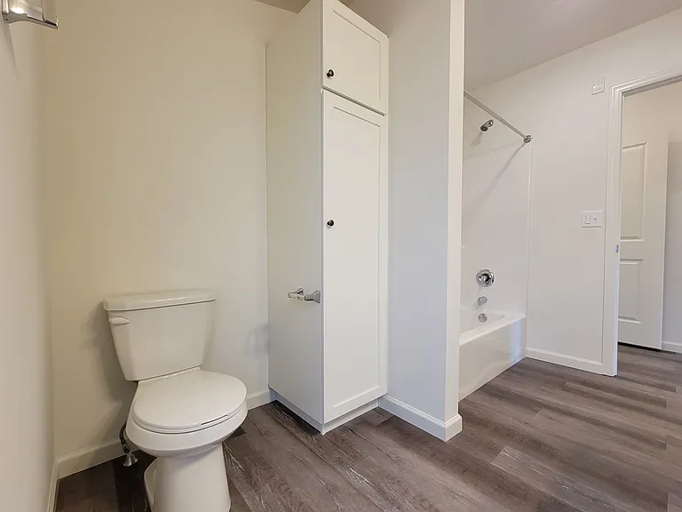 4611 Commerce St #104 — Photo 25