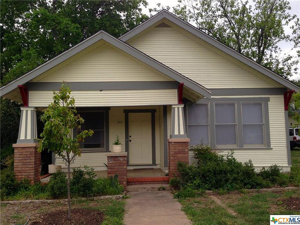 1st image of 315 Veramendi St
