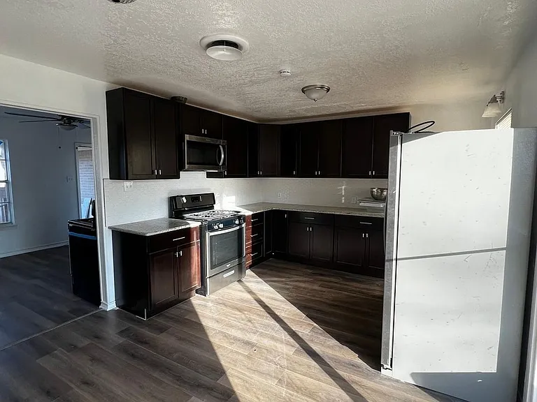 3200 Zephyr Rd — Photo 3