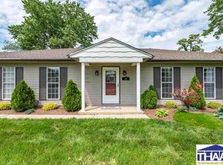 16 E Gateway Dr, Terre Haute, IN 47802