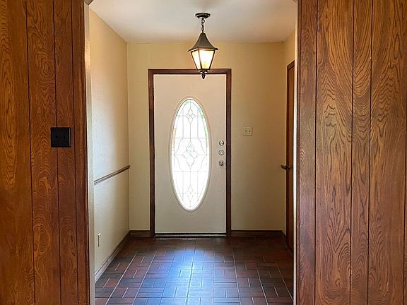 2nd image of 308 E 19th Ave