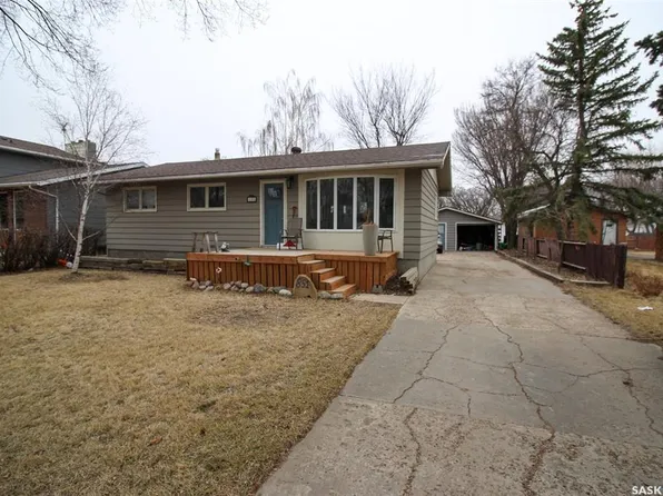 851 2nd STREET E, Shaunavon, SK S0N 2M0