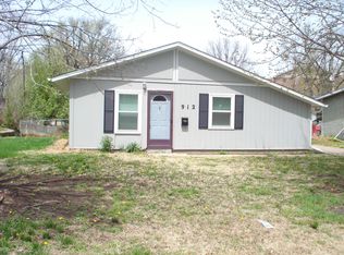 912 SW 31st Ter, Topeka, KS 66611