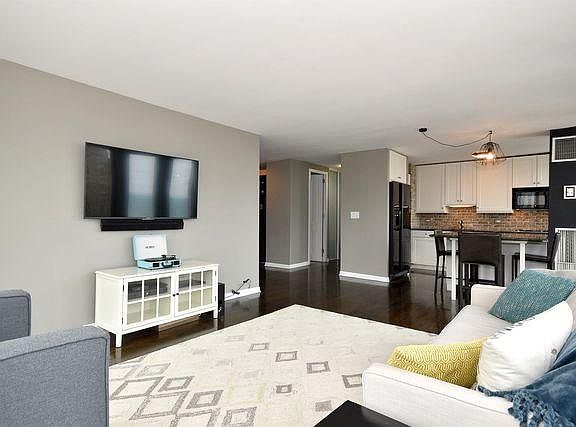 4th image of 1 E Scott St APT 2304A