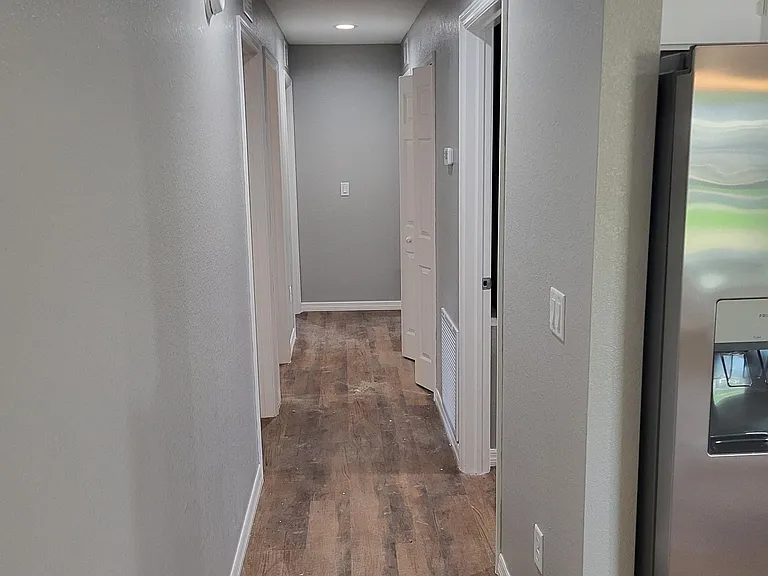1054 SE Mills Ave — Photo 5