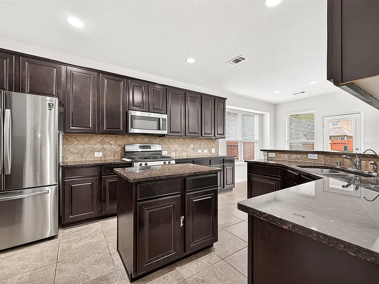 17415 Sandalisle Ln — Photo 19