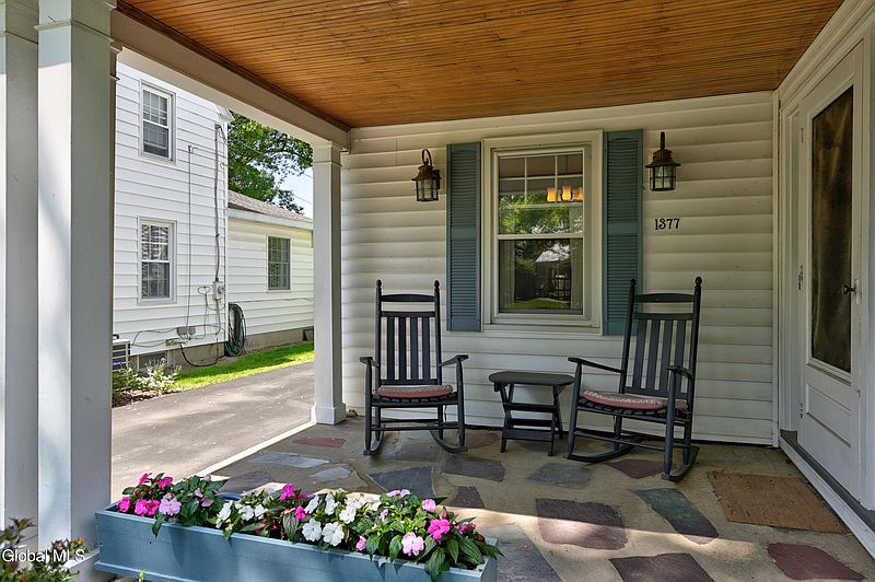 3rd image of 1377 Clifton Park Road