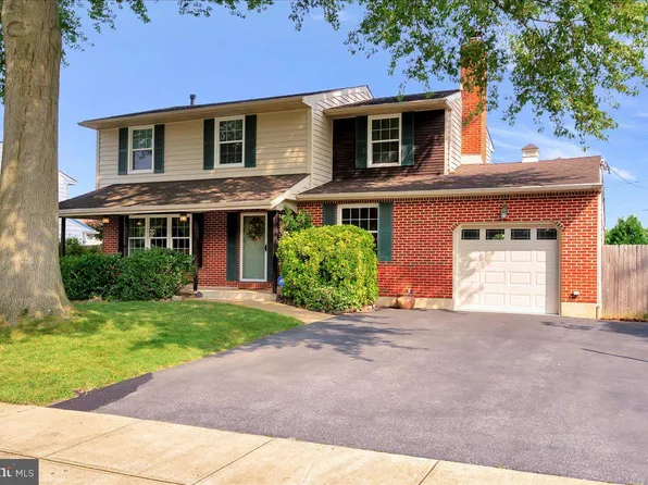 2302 Paper Ln, Wilmington, DE 19810
