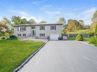 3561 Ellis St, Mohegan Lake, NY 10547