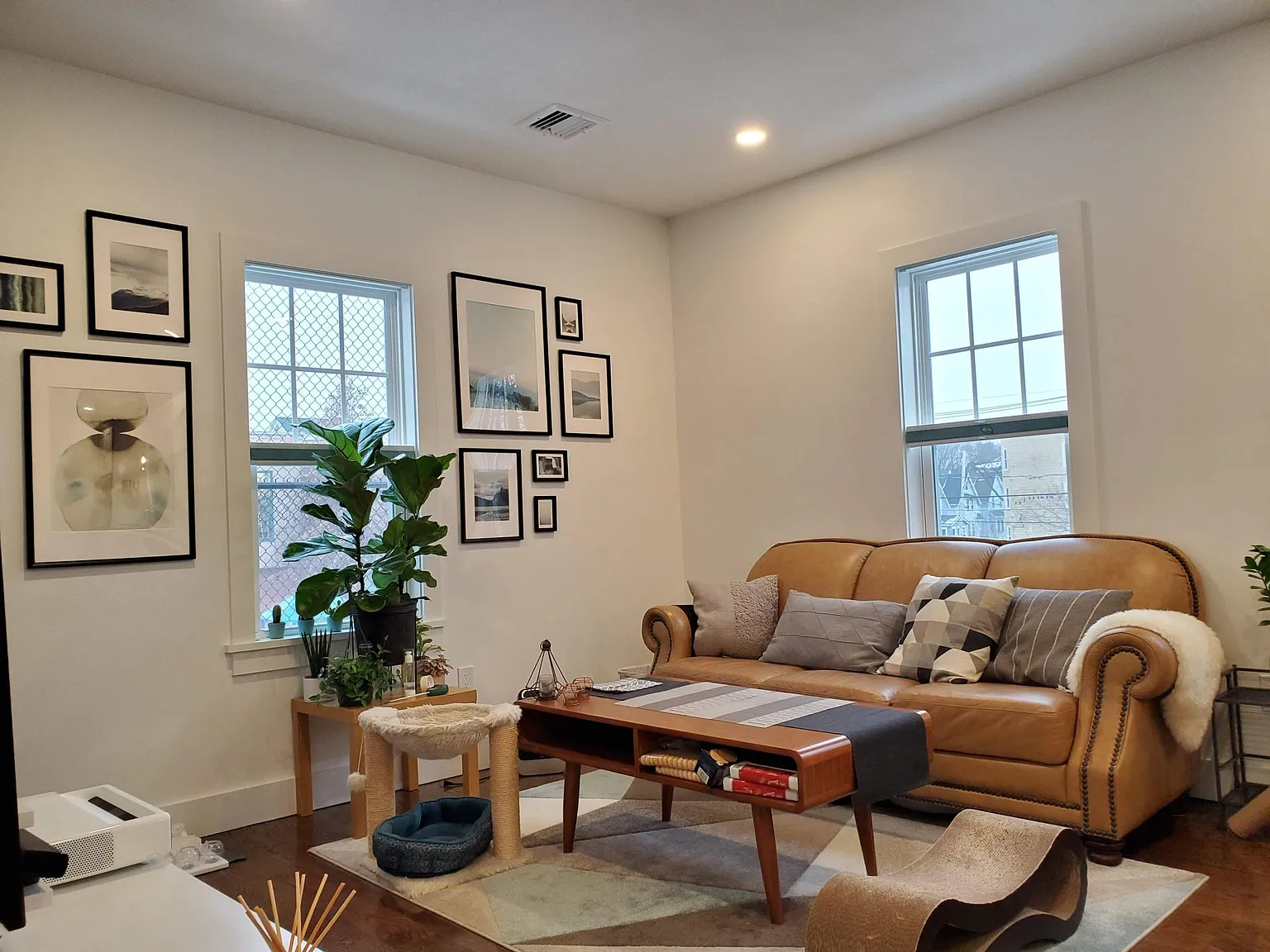 4 bed, 1306 sqft, $4,650 — Photo 3