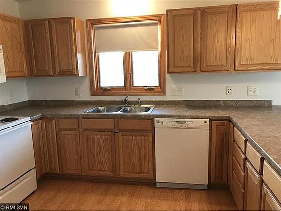 4th image of 313 W Thruen St